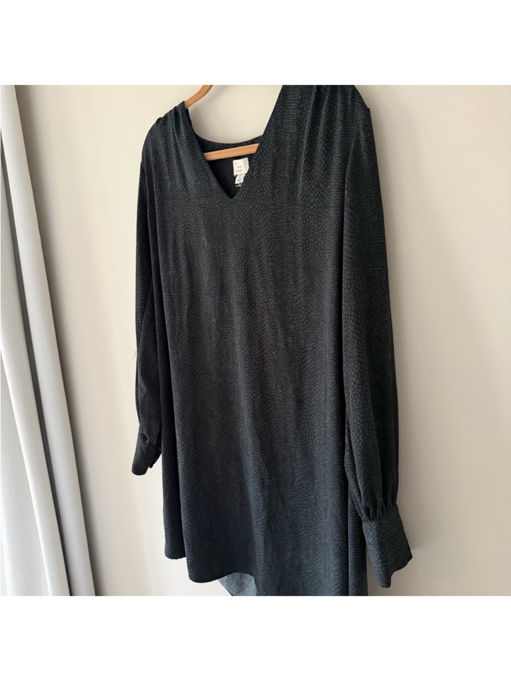 a new day Black and Green Snakeskin Long Sleeve Tunic Mini Dress Size Large NWT - Picture 3 of 9